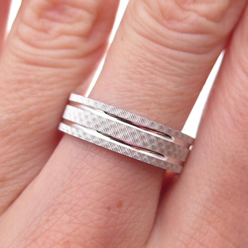 925 Sterling Silver Textured Lined Band Ring Size 7.25